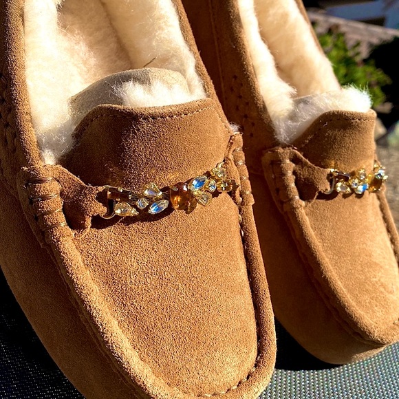 **LAST PAIR** Rare NWT UGG Charm Gem Ansley Slippers-box included sz 8 - Picture 3 of 17